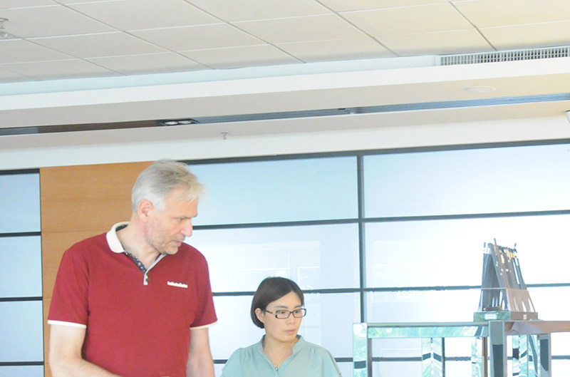 IPEC考察团参观公司展厅