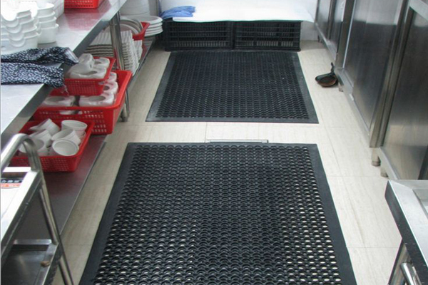 酒店的厨房排水系统设计