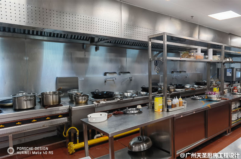 食堂厨房设备摆放