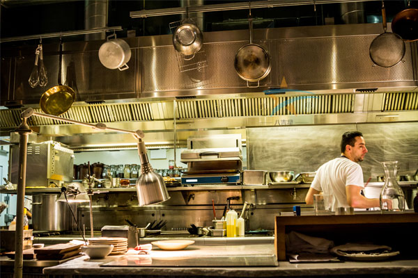 饭店厨房烟道漏烟如何解决